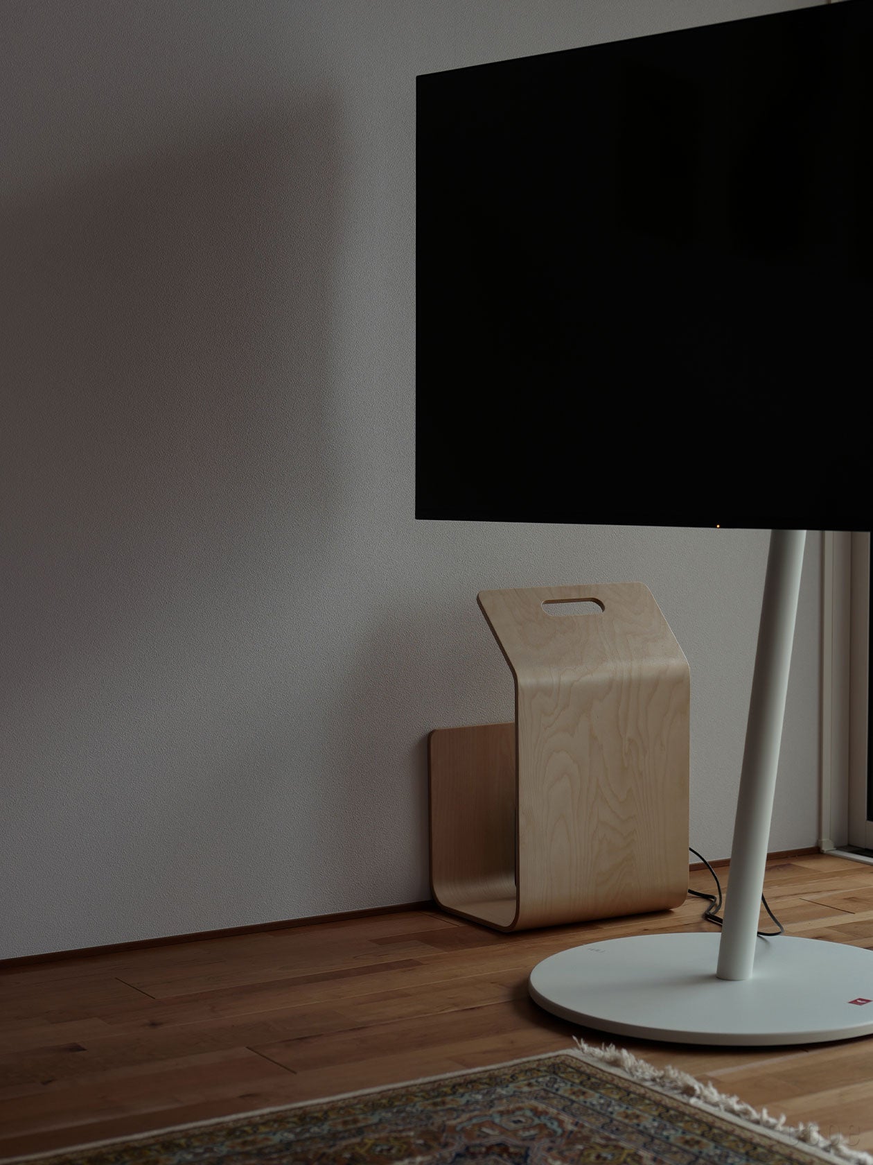 フィンランドで使われ続ける収納｜Artek Kanto マガジンラック