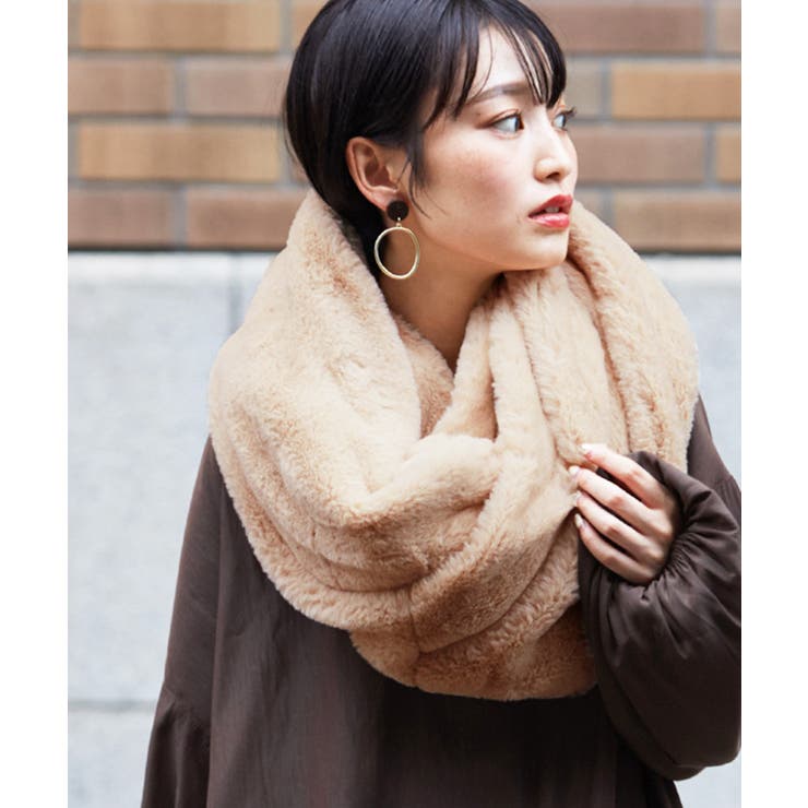 ふかふかのファーに包まれる。ボリュームファー スヌード スヌード