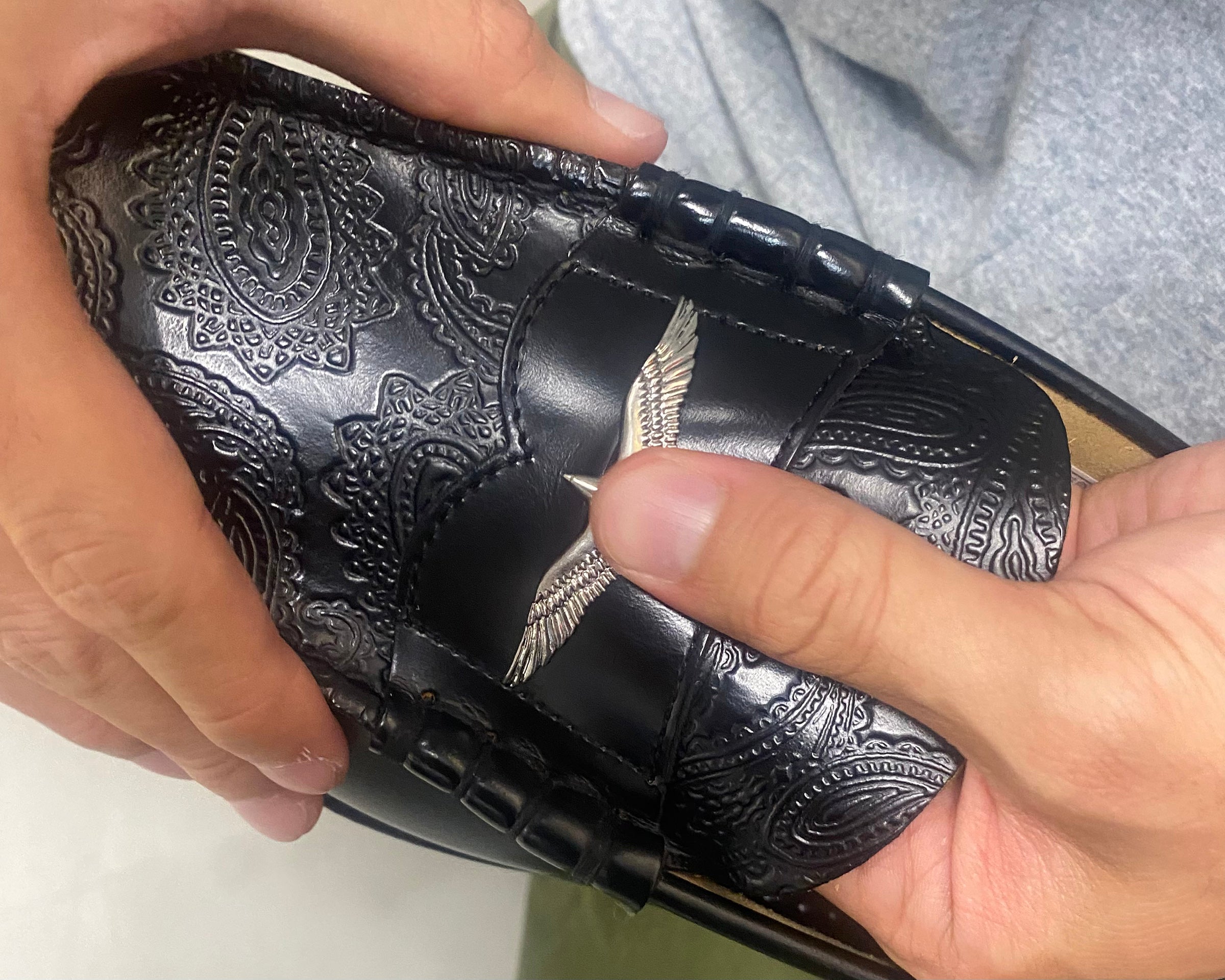 ローファーアクセサリーの取り付け方 – THE KENFORD FINESHOES