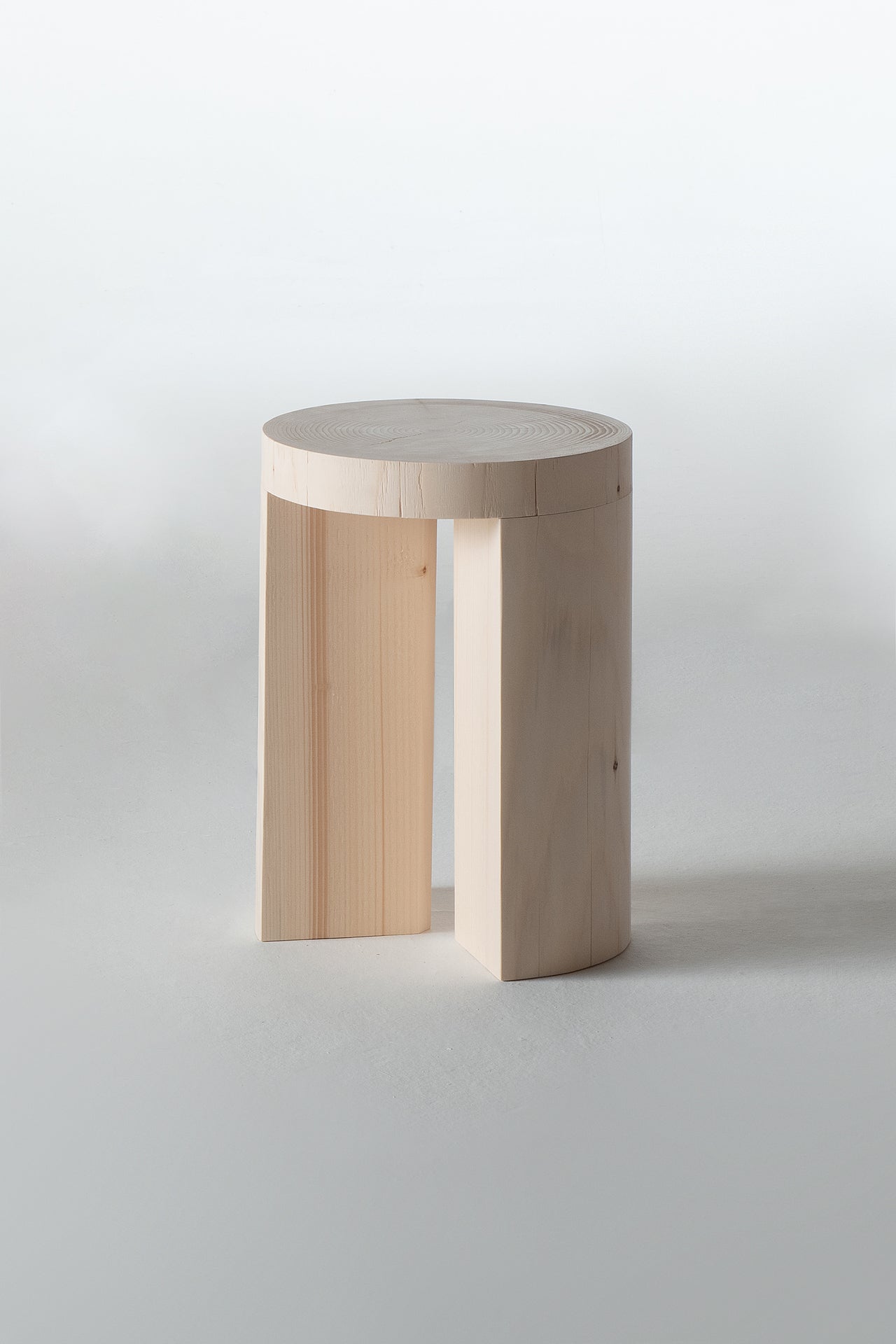 Cylinder wood stool | IFDA 国際家具デザインコンペティション旭川