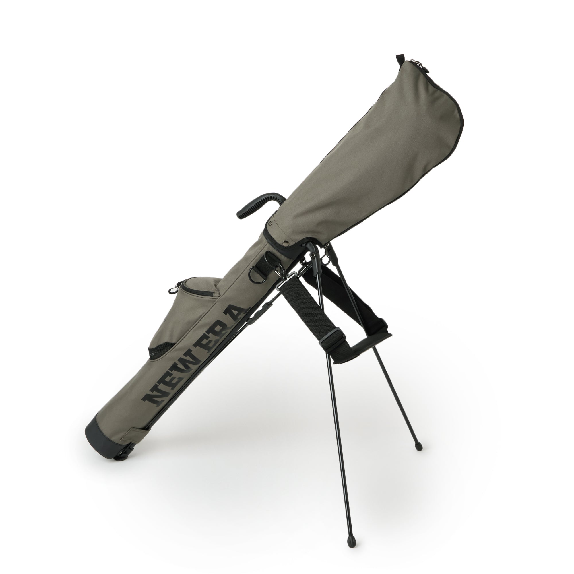 セルフスタンドケース ワードマークロゴ ブラック × ホワイト | ゴルフ