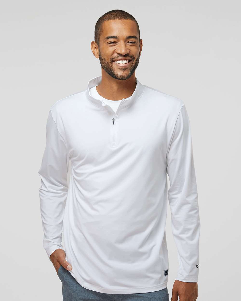 Oakley ホワイト ジップアップシャツ Oakley ホワイト ジップアップシャツ