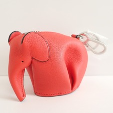 銀座本店にてロエベのアニマルシリーズであるカエルコインケースを買取