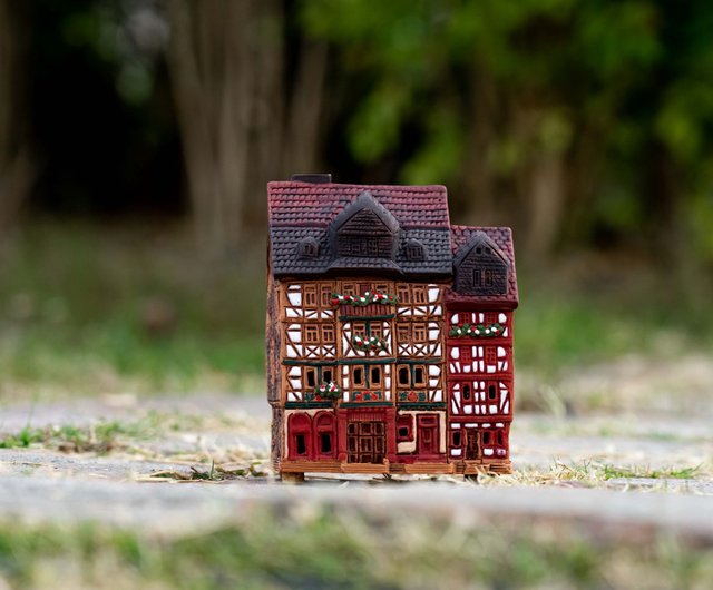 ドイツ製 置物 レアな未使用品の陶器の時計台の置物！これ