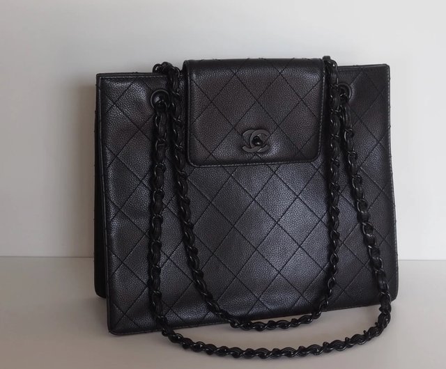 CHANEL Black Caviar Quilted Chain Tote Bag シャネル ブラック