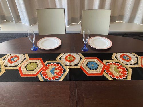 1点もの】黒地に扇文様の高級帯テーブルランナー 1点もの】黒地に扇