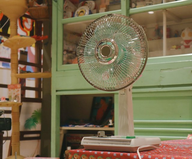 台湾 日本製コイズミ10インチレトロ扇風機（グリーンとホワイト