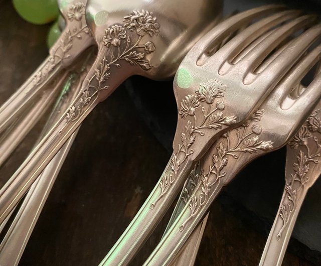 フランスのアールヌーボー様式のシルバーメッキデイジーレリーフ