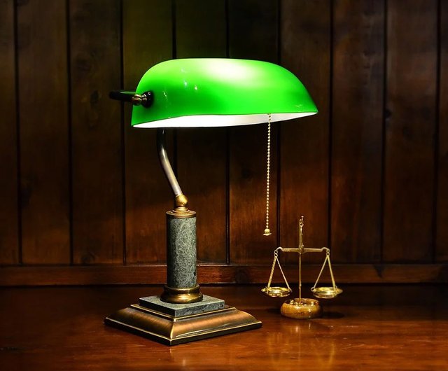 台湾 クラシックな全ブロンズ大理石ベースの手作りガラスバンク