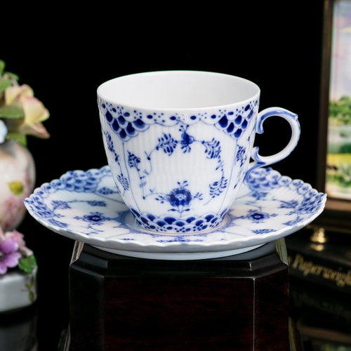 台湾 ロイヤルコペンハーゲンの手描き花柄アラベスクレースコーヒー