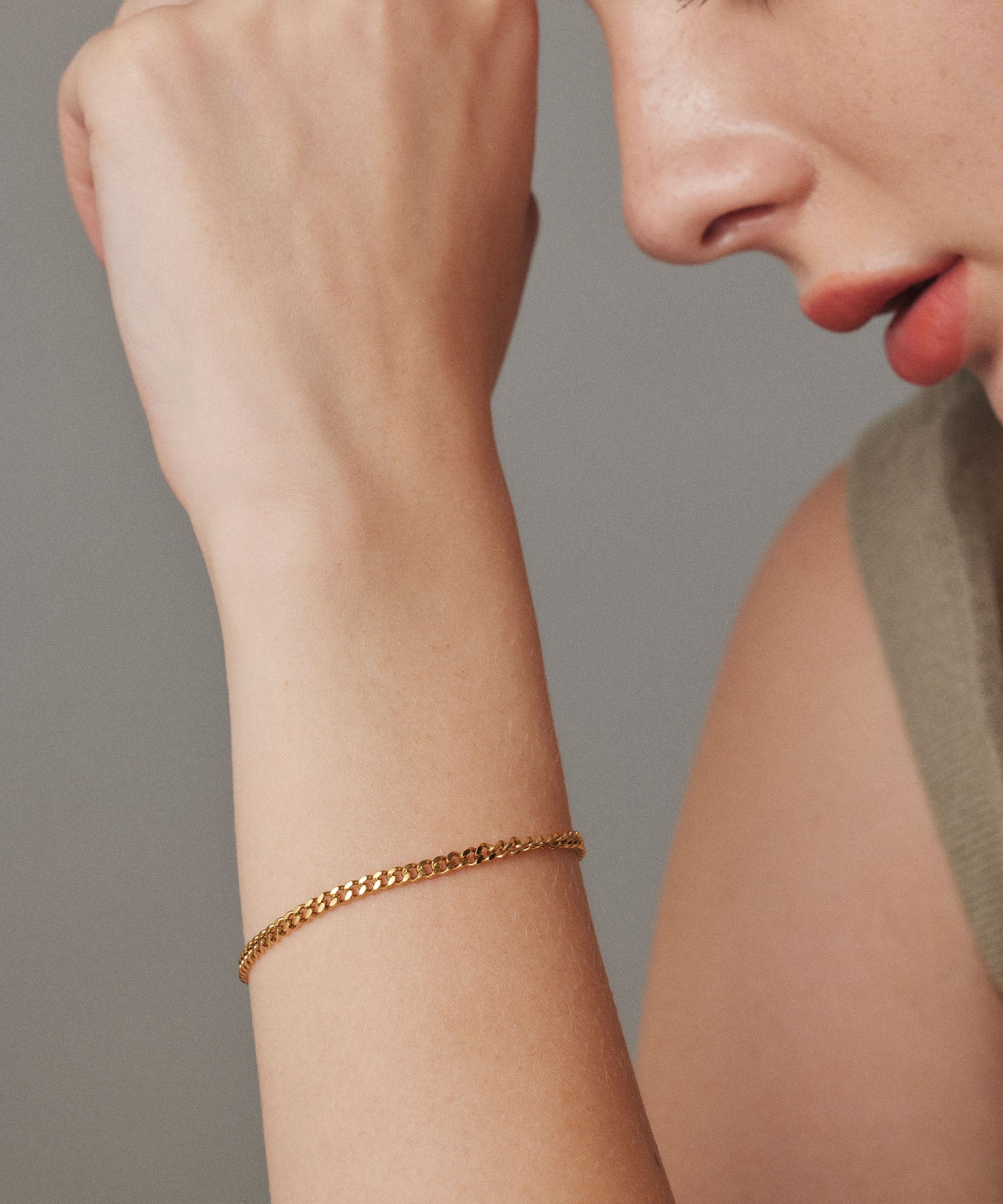 ゴールド]チェーンブレスレット/2.5mm