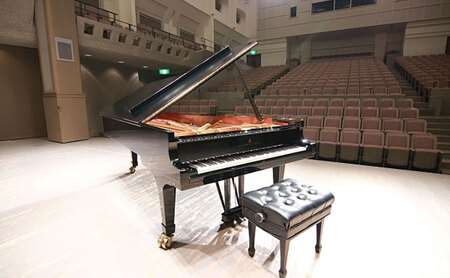 田園ホール・エローラ（松伏町中央公民館ホール）コンサート用ピアノ