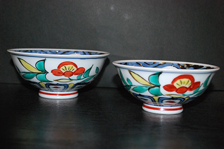 伊万里焼】伊万里陶苑万歴花文 夫婦茶碗 070-H193 | 佐賀県伊万里市