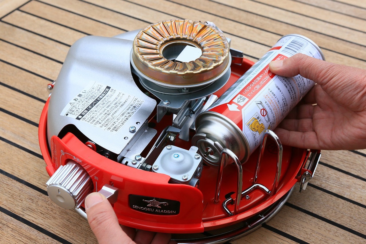 Aladdinのポータブルガスストーブで、冬場のアウトドア遊びも至極快適