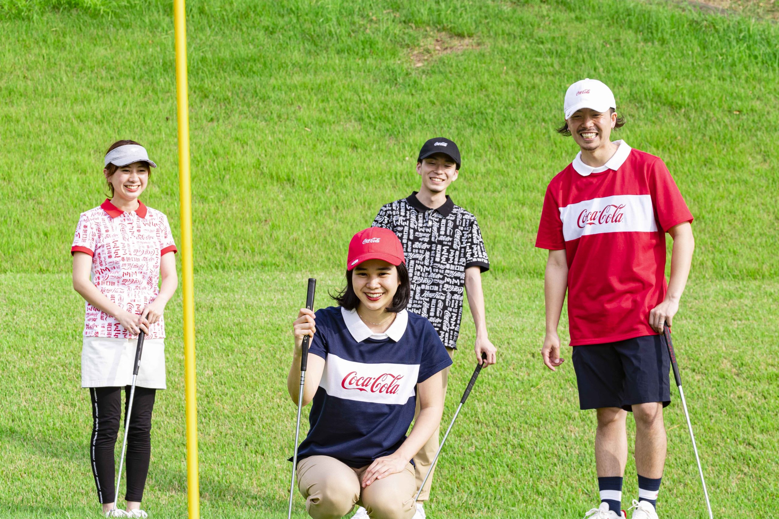 ゴルフ場で映える BEAMS GOLFの「コカ·コーラ」アイテムシリーズ