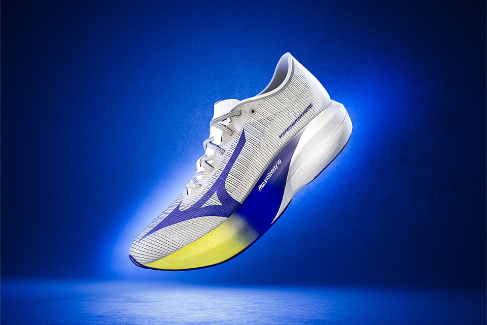 軽量性・反発性・安定性を高次元で実現したスピードレーシングシューズ