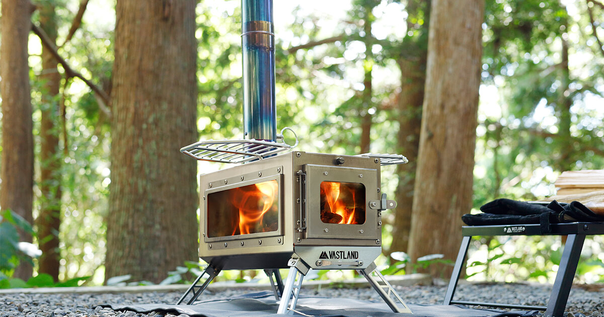 コンパクトで‟炎の癒し“が楽しめる3面構造 冬キャンプのお助けギア