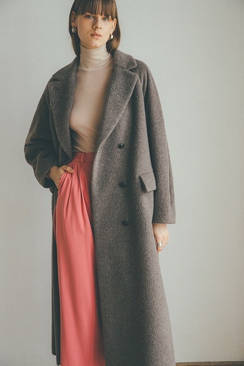 オンオフ問わず使える万能アウター「ダブルウールロングコート」が11月
