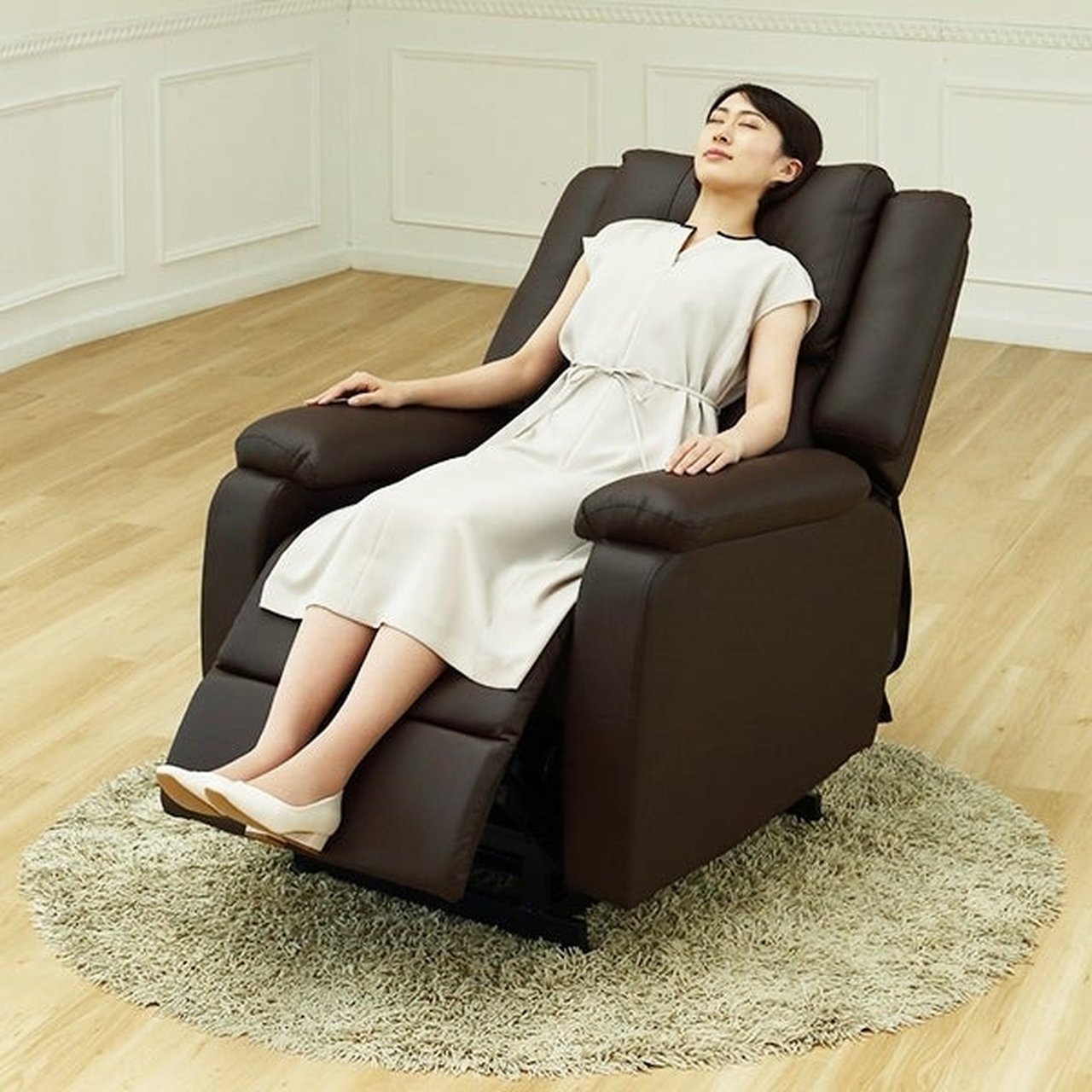 電動垂直昇降リクライニングチェア旧型 グレージュ&可動式ネイル