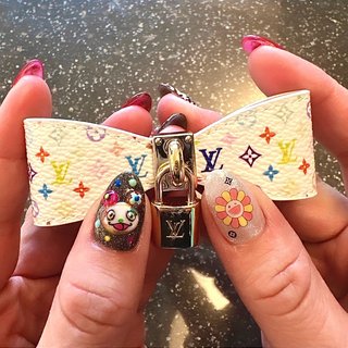 2026年】新着順｜#ルイヴィトンのネイルデザイン｜ネイルブック
