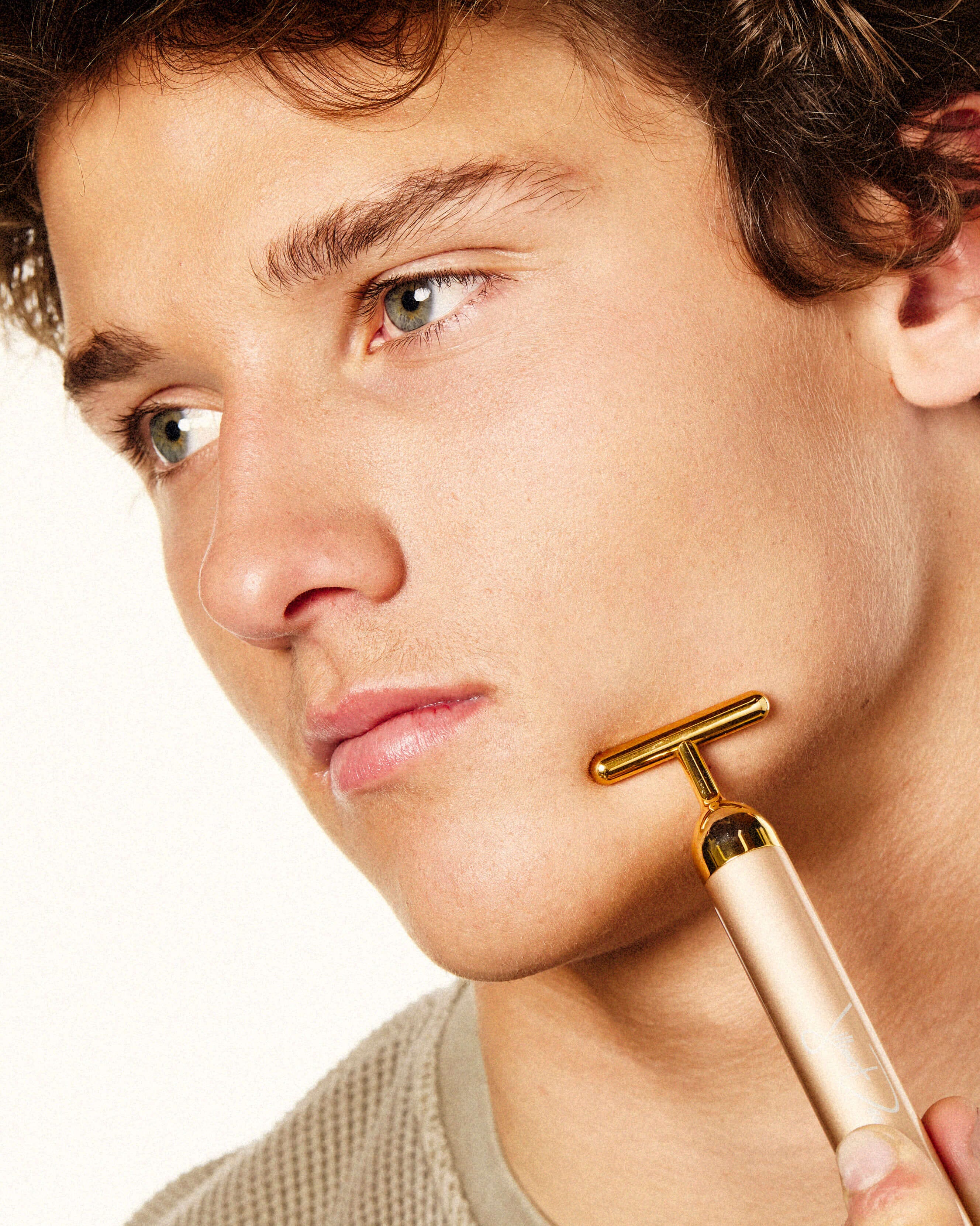 Jillian Dempsey Gold Bar - Vibrating T Bar Face Massager – Credo