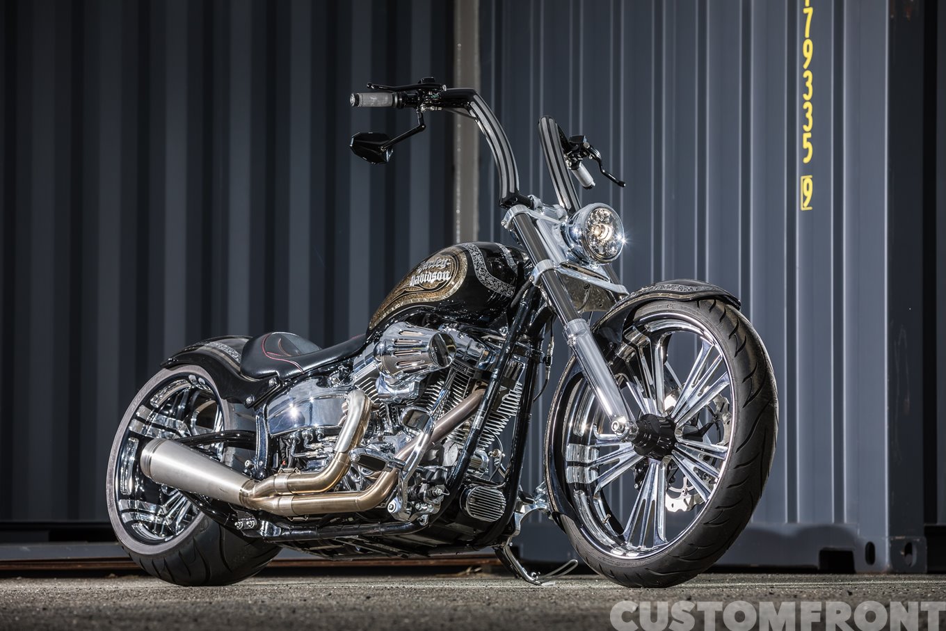 ハーレーダビットソン ブレイクアウトリヤタイヤ純正ミシュラン240