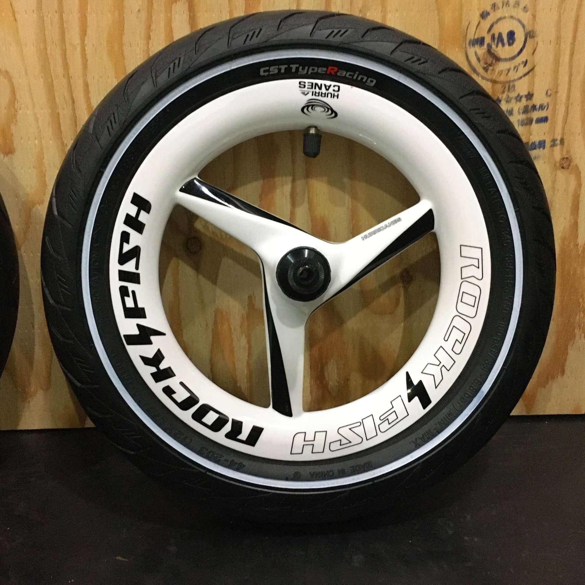 ROCKFISH FT-25 PRO カーボンホイール タイヤ+ チューブ付き