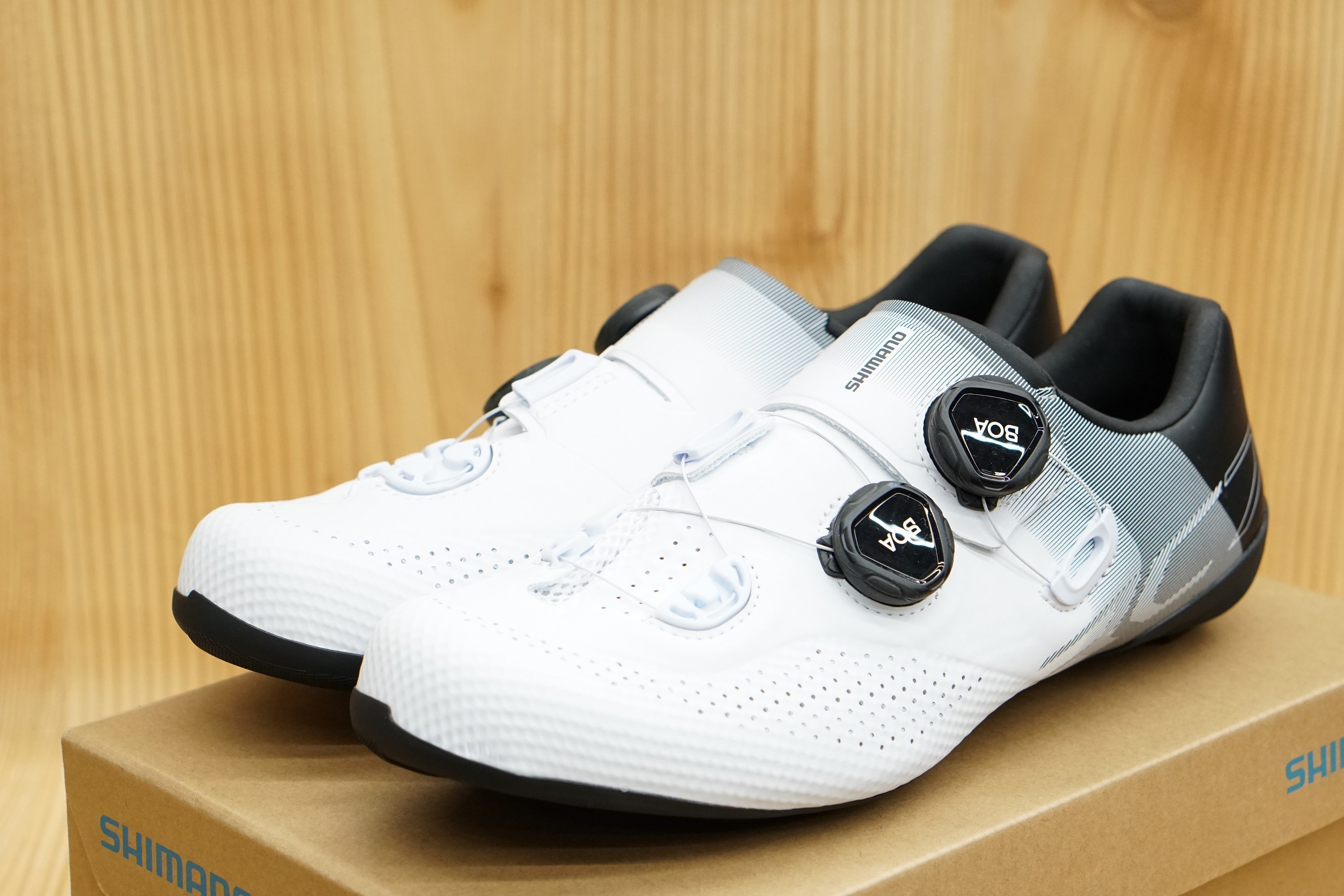 土日限定価格設定中】SHIMANO RC7 ロードバイク用シューズ 40.5 土日