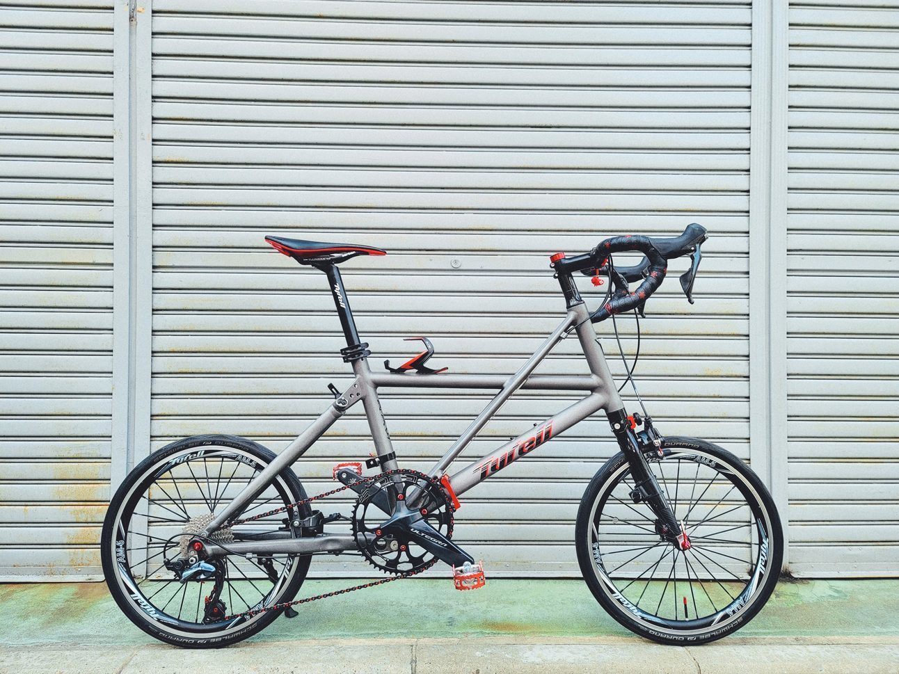 TYRELL FX × カスタム】王道中の王道。原色系のレッドによるアルマイト