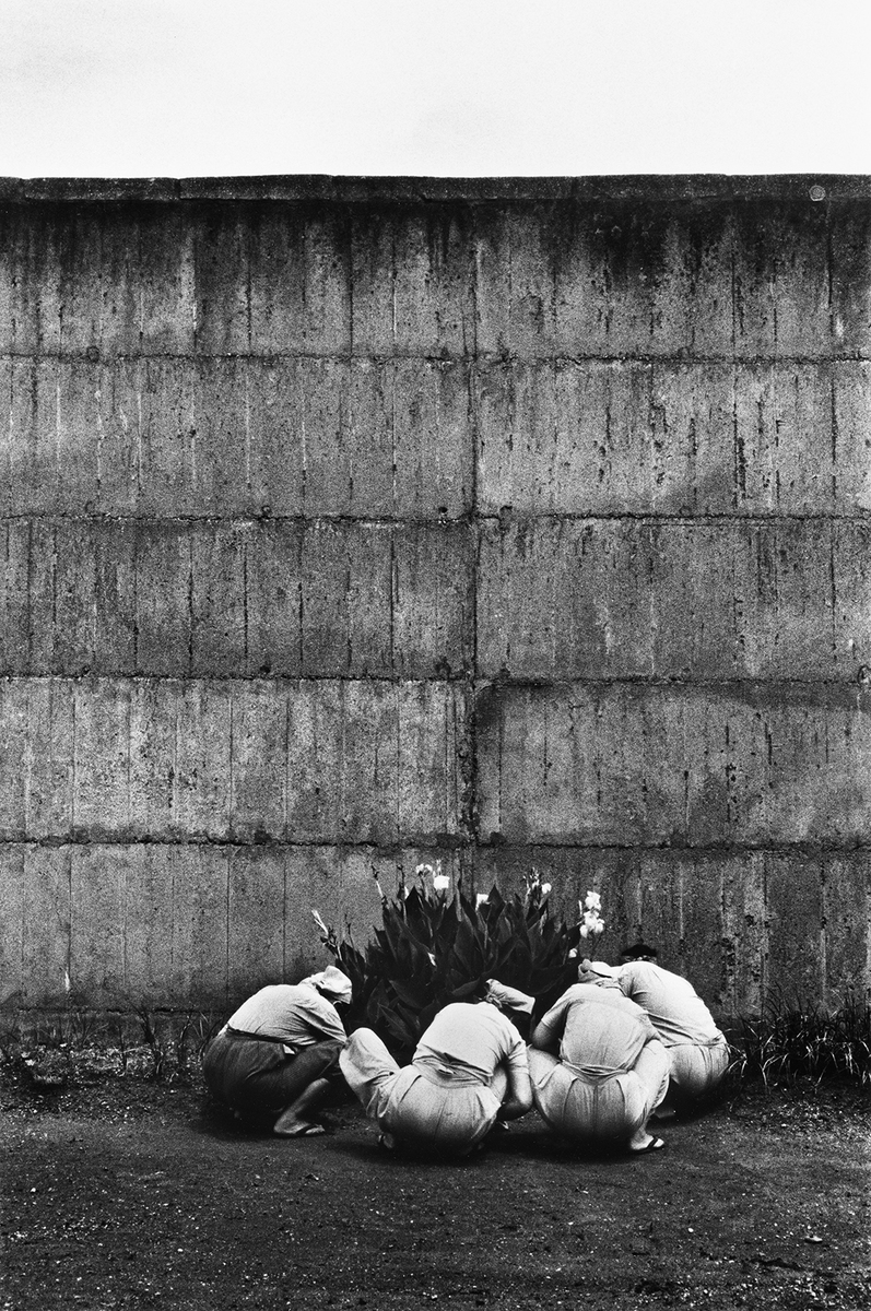 奈良原一高「王国 Domains」 | shashasha 写々者 - 写真集とアートブック