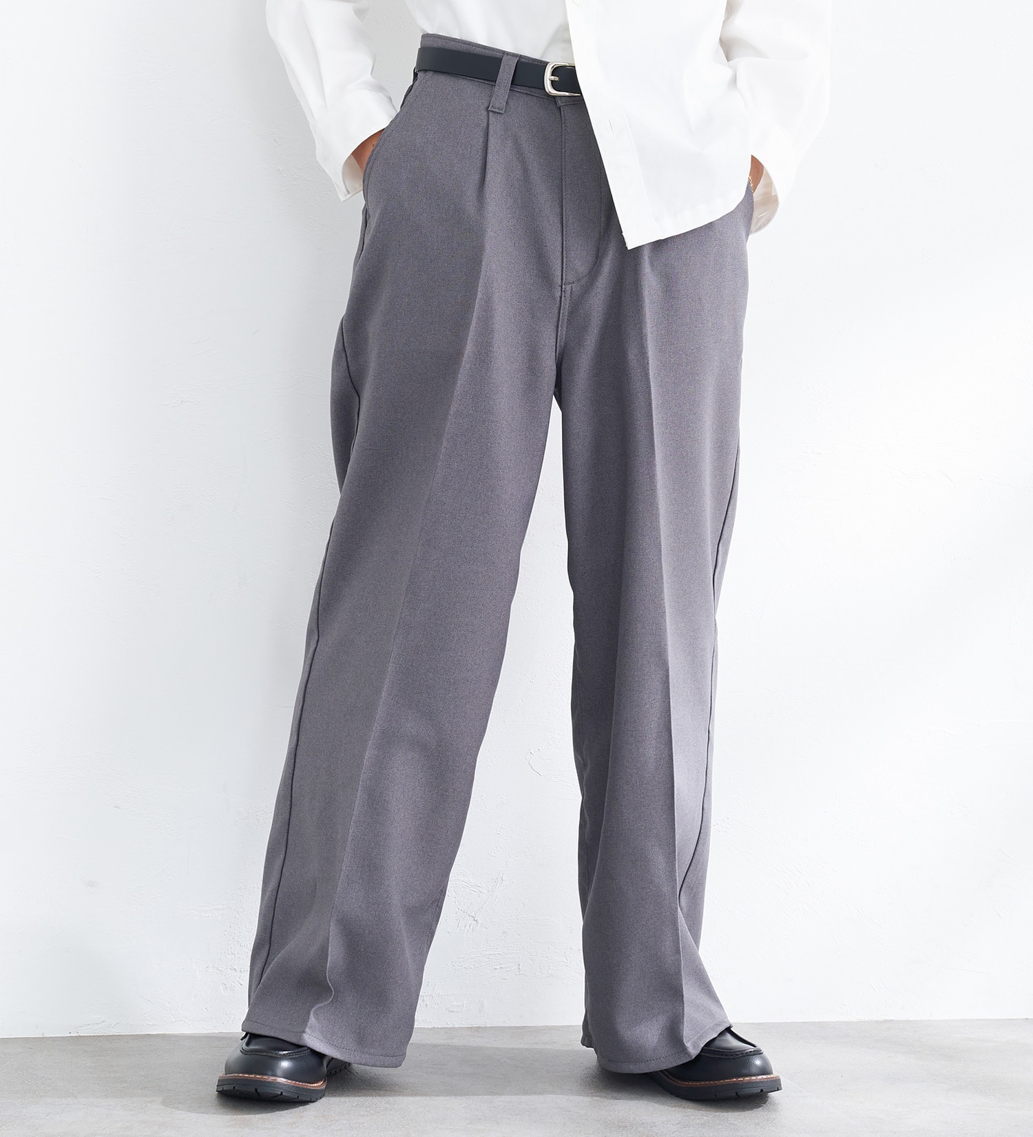 売り尽くしSALE】タックワイドフレアパンツ センタープレスパンツ 日本