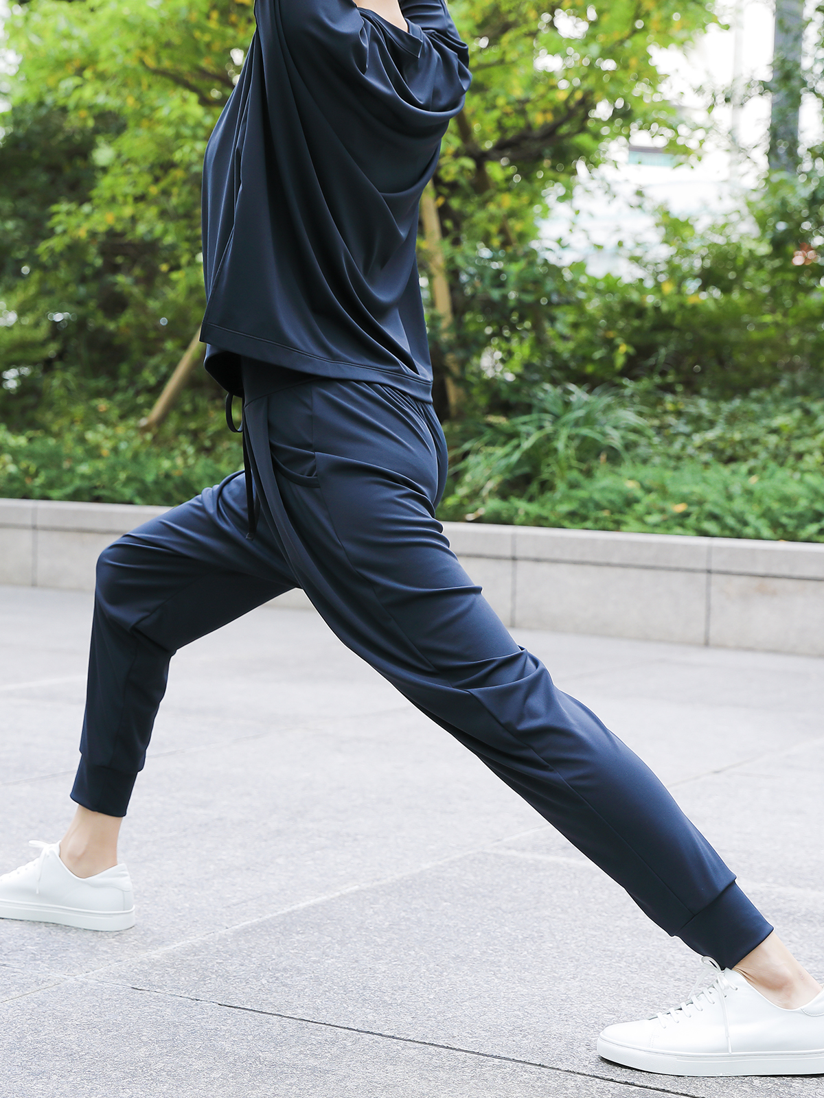 エアージョグパンツ/ブラック | Factelier (ファクトリエ)