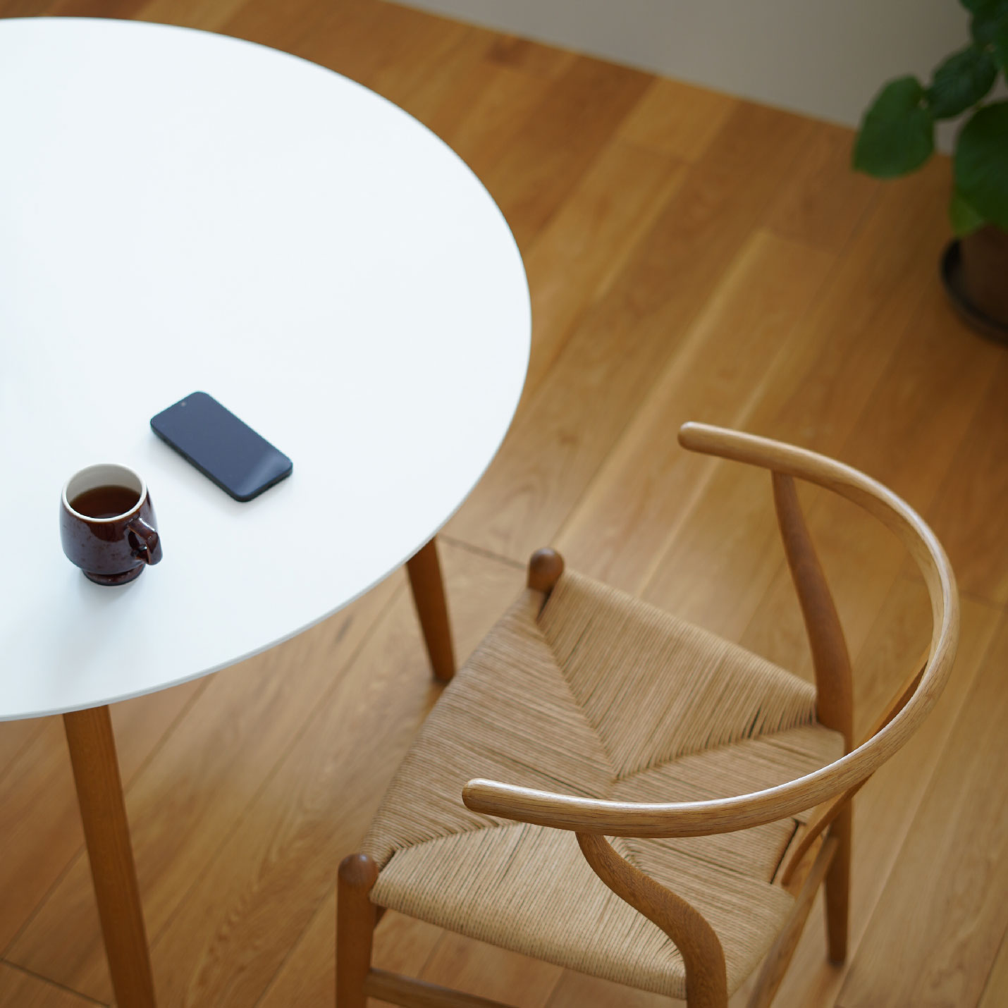 BA103 プレルディア ラウンドテーブル 110（天板：ホワイトラミネート