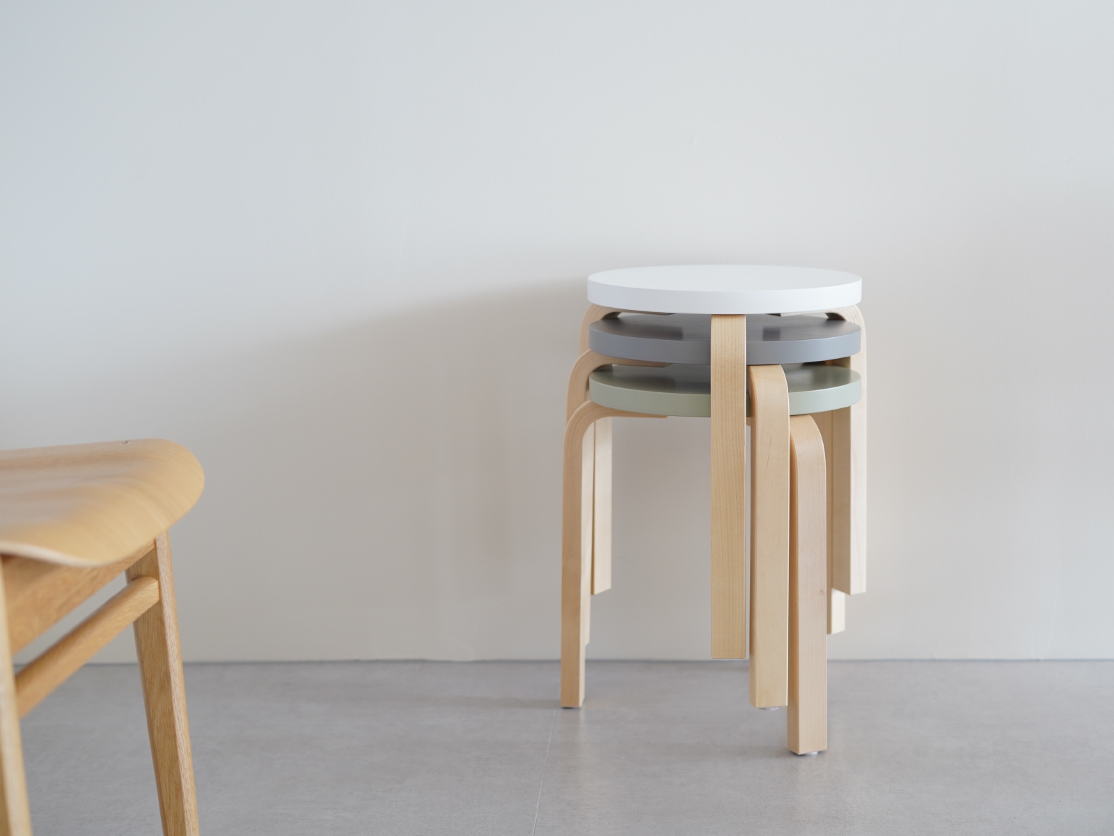 artek (アルテック) STOOL 60（スツール 60） 3本脚 ラッカー