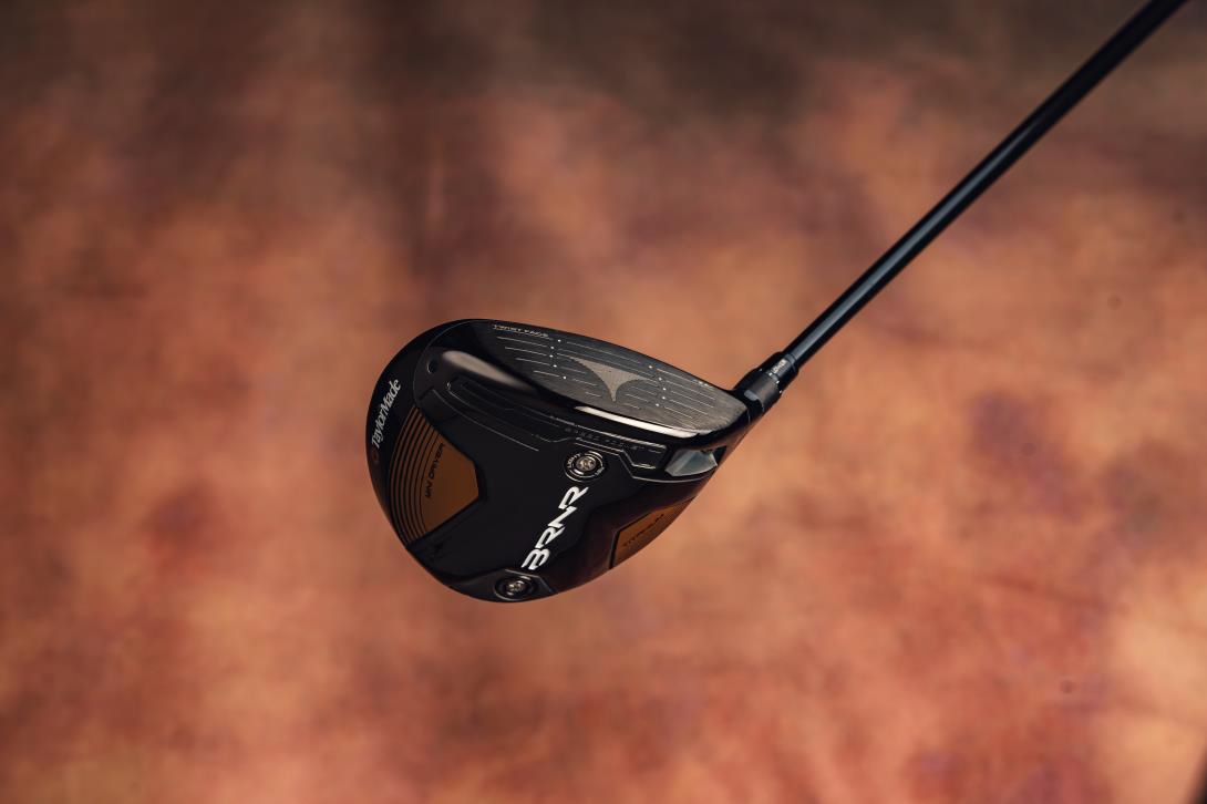 テーラーメイドSTEALTHからブラックサテン仕上げで統一したアイアンと