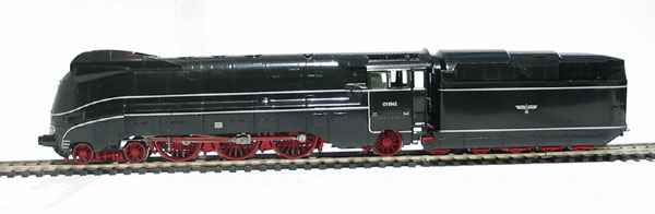 Liliput L111103 Streamlined BR 01 1062 4-6-2 of the DRG - Hattons