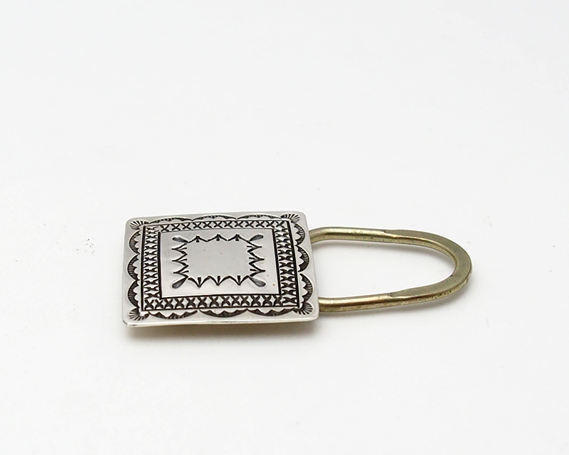 ナバホ スタンプワーク コンチョ キーリング - D'S INDIAN ART