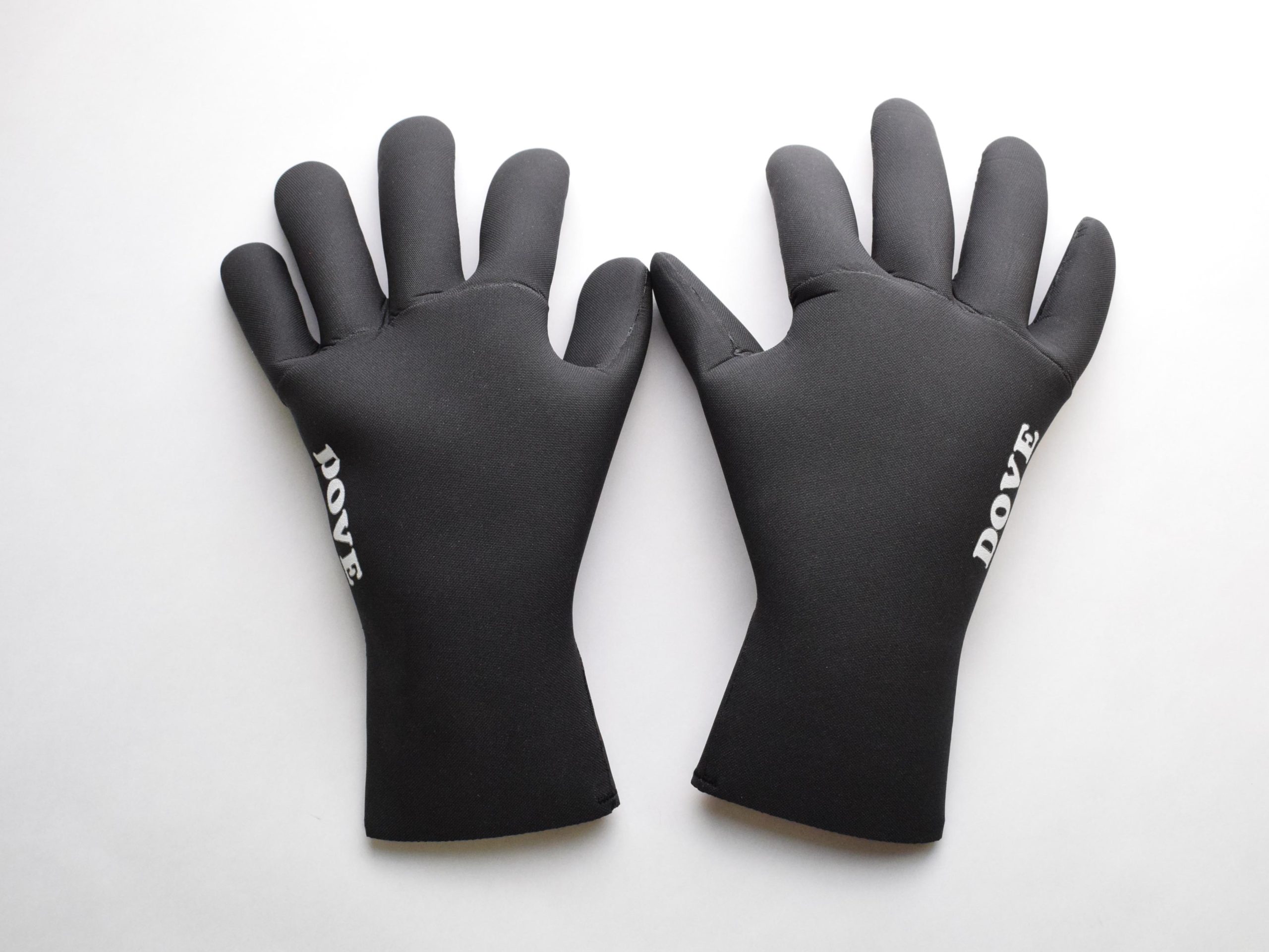 冬サーフィンにおすすめの『GLOVE』＆『CAP』！ | 国産高級ウェット