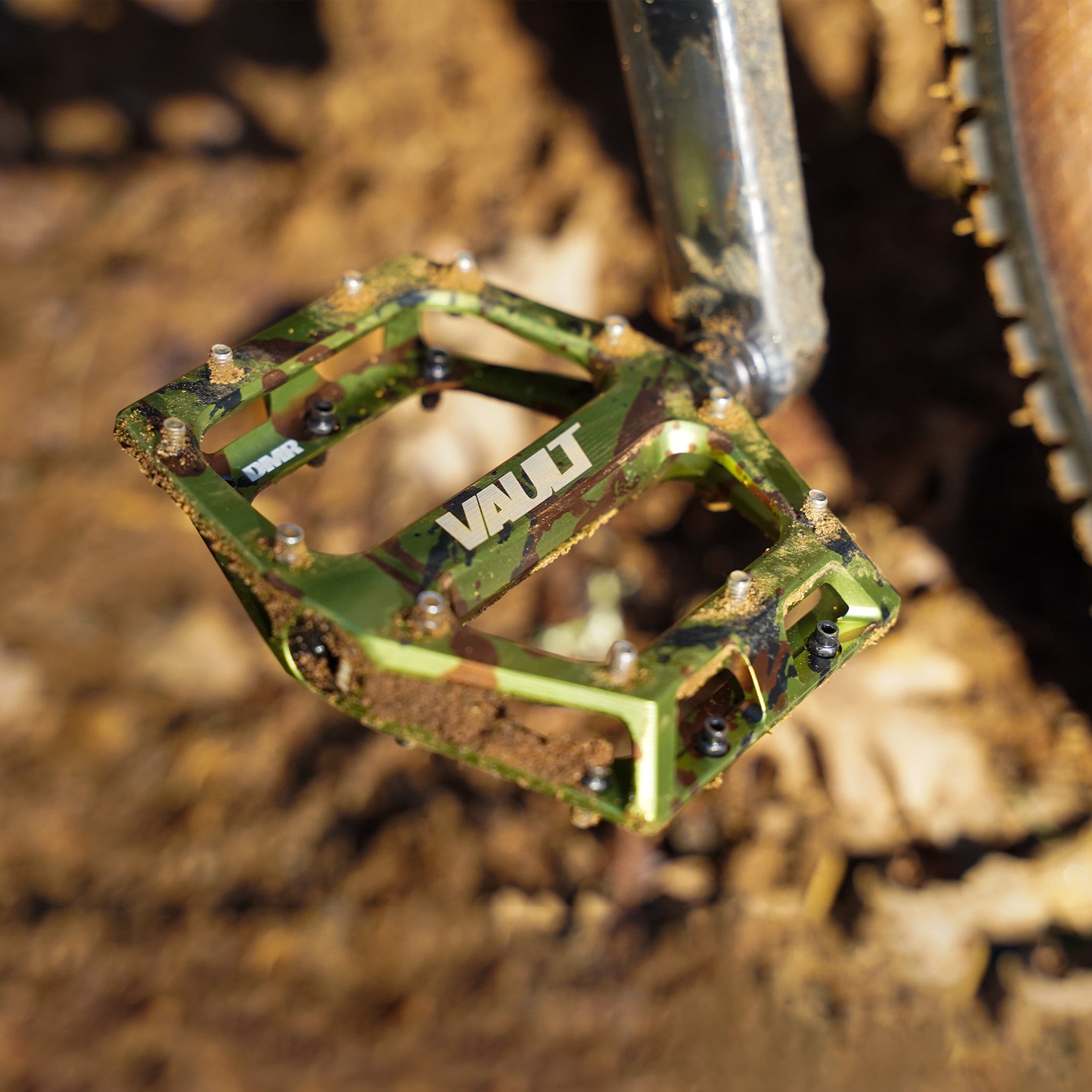 DMR Vault SE Pedal in camo or snow camo – DMR Bikes