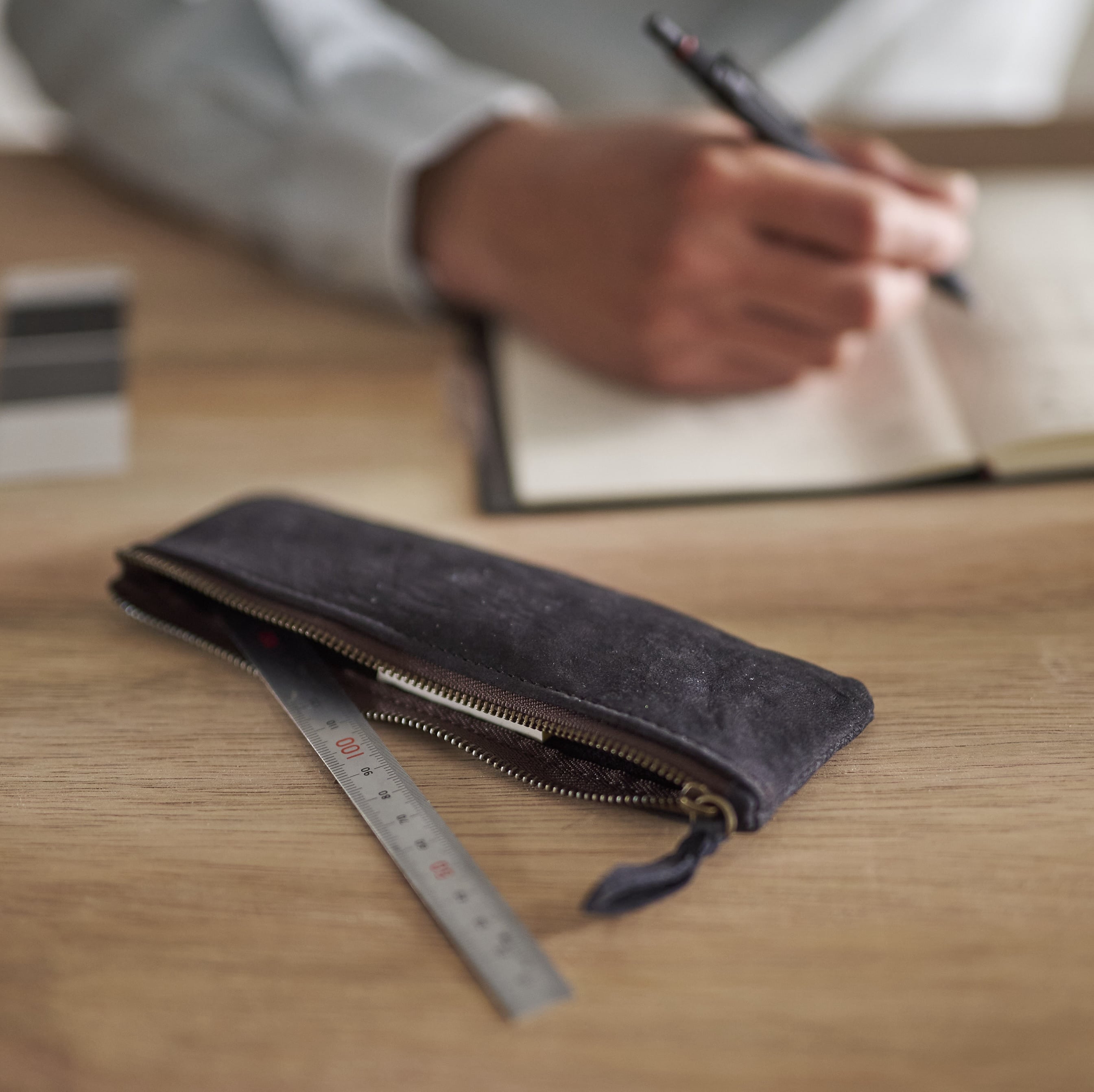 ENISICA（エニシカ） ペンケース ジビエ鹿革カクシカペンケース ラムネ