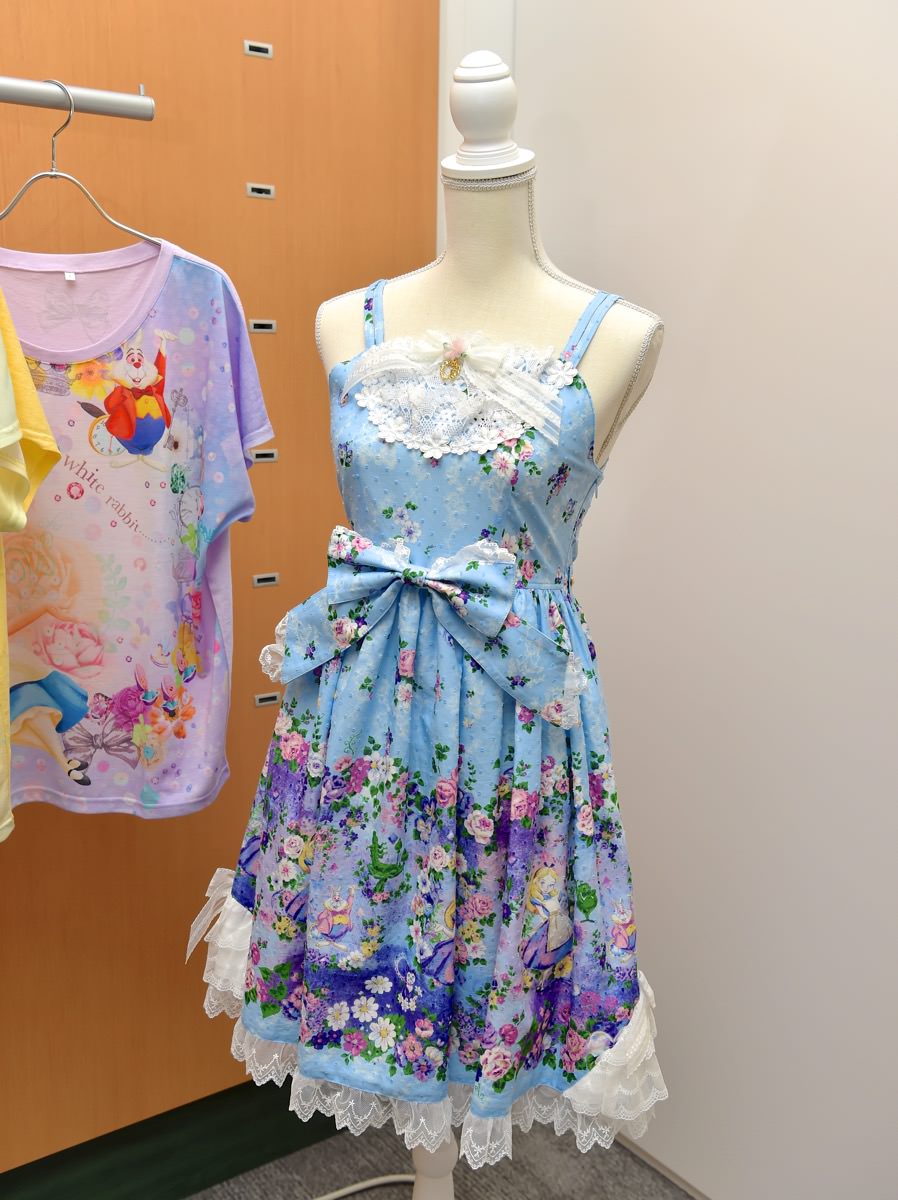 BABY, THE STARS SHINE BRIGHTコラボ！ディズニーストアからふしぎの国