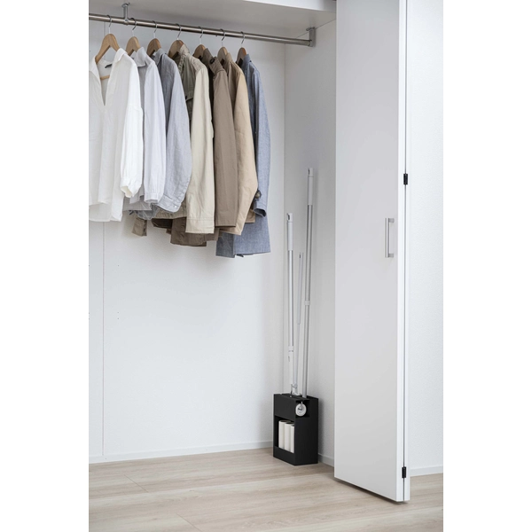 tower】クリーナーツールオーガナイザー タワー ブラック: 周辺小物