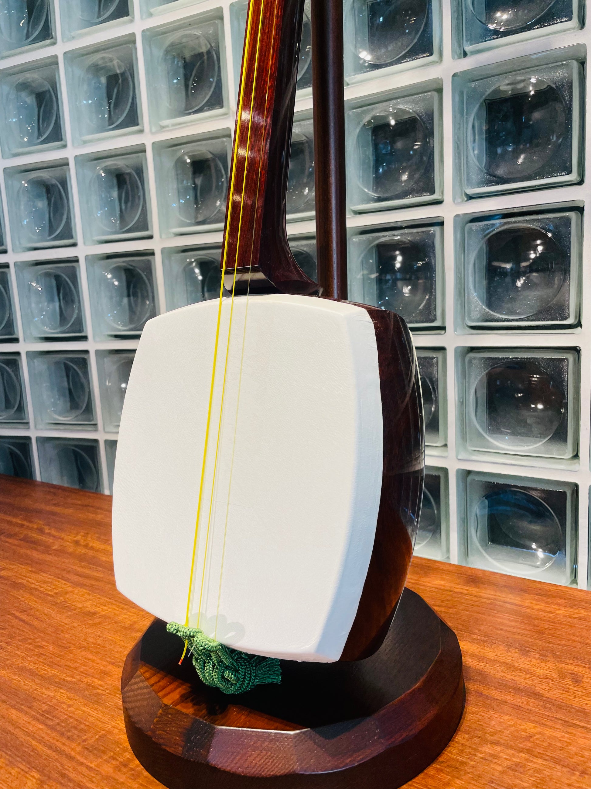 紅木津軽三味線 ¥363,000 – SEION