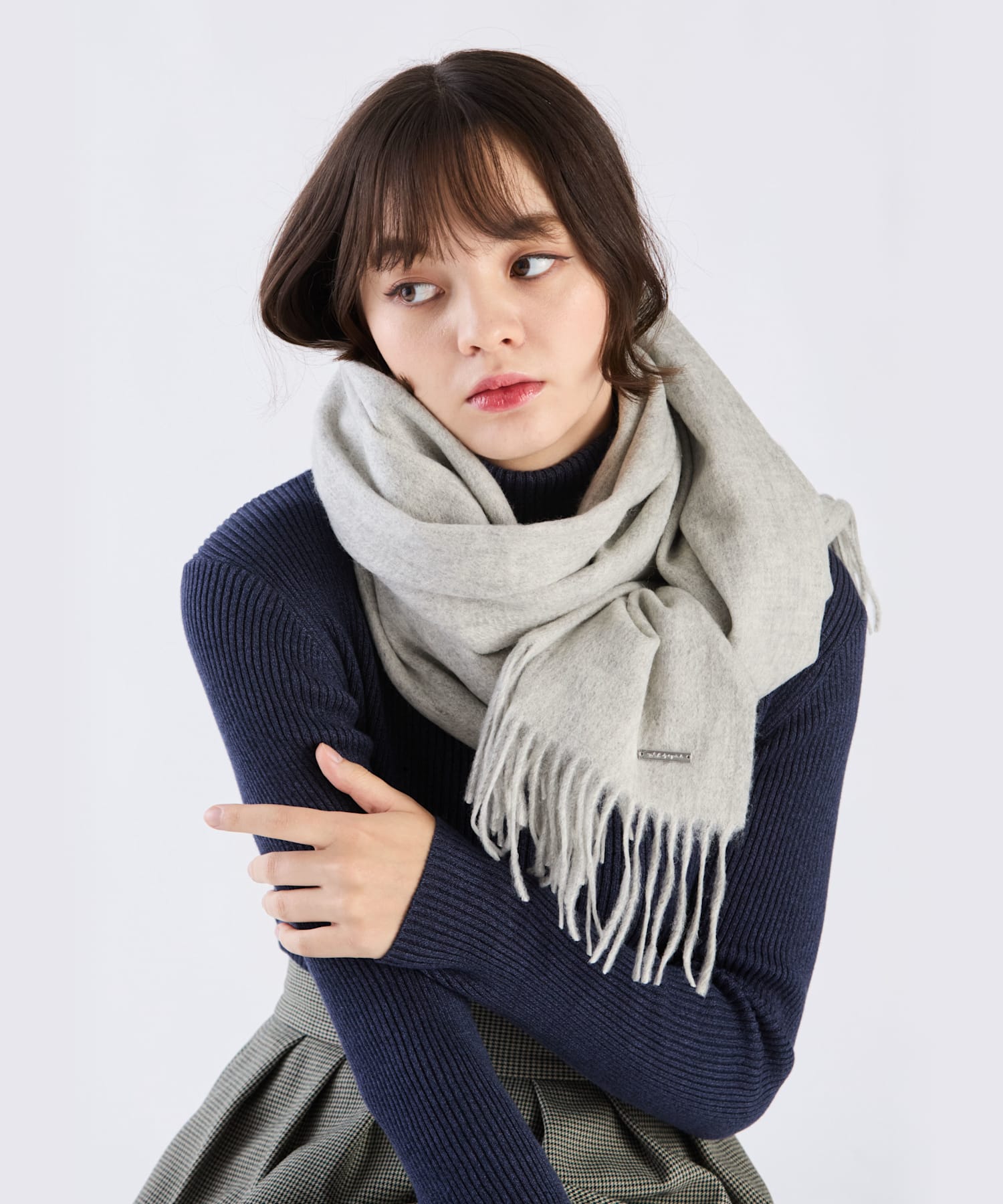 ロゴプレート カシミヤ ウール マフラー ｜To b. by agnès b