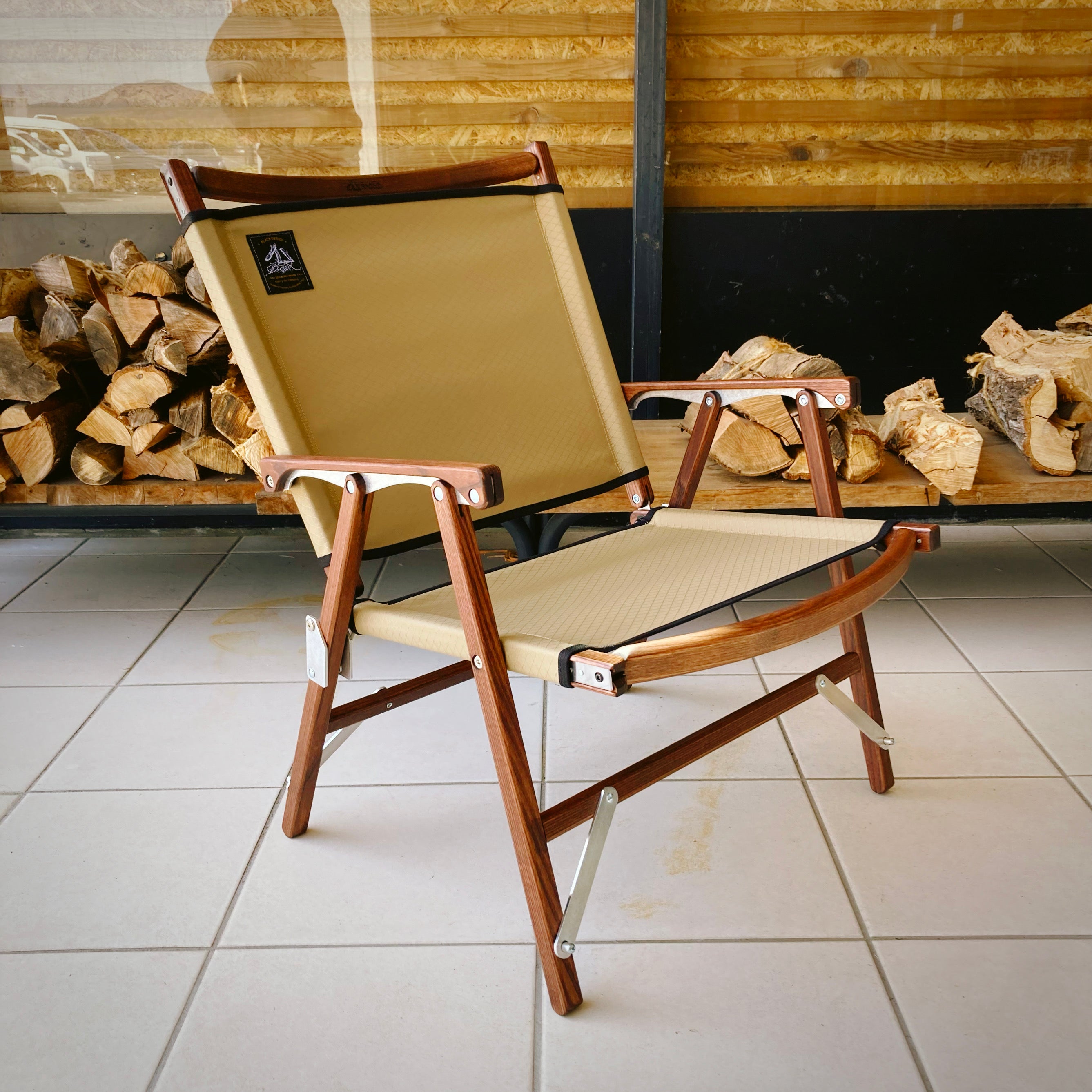 BLACK DESIGN】ウッドチェアロー 格子 – CROSS ORANGE