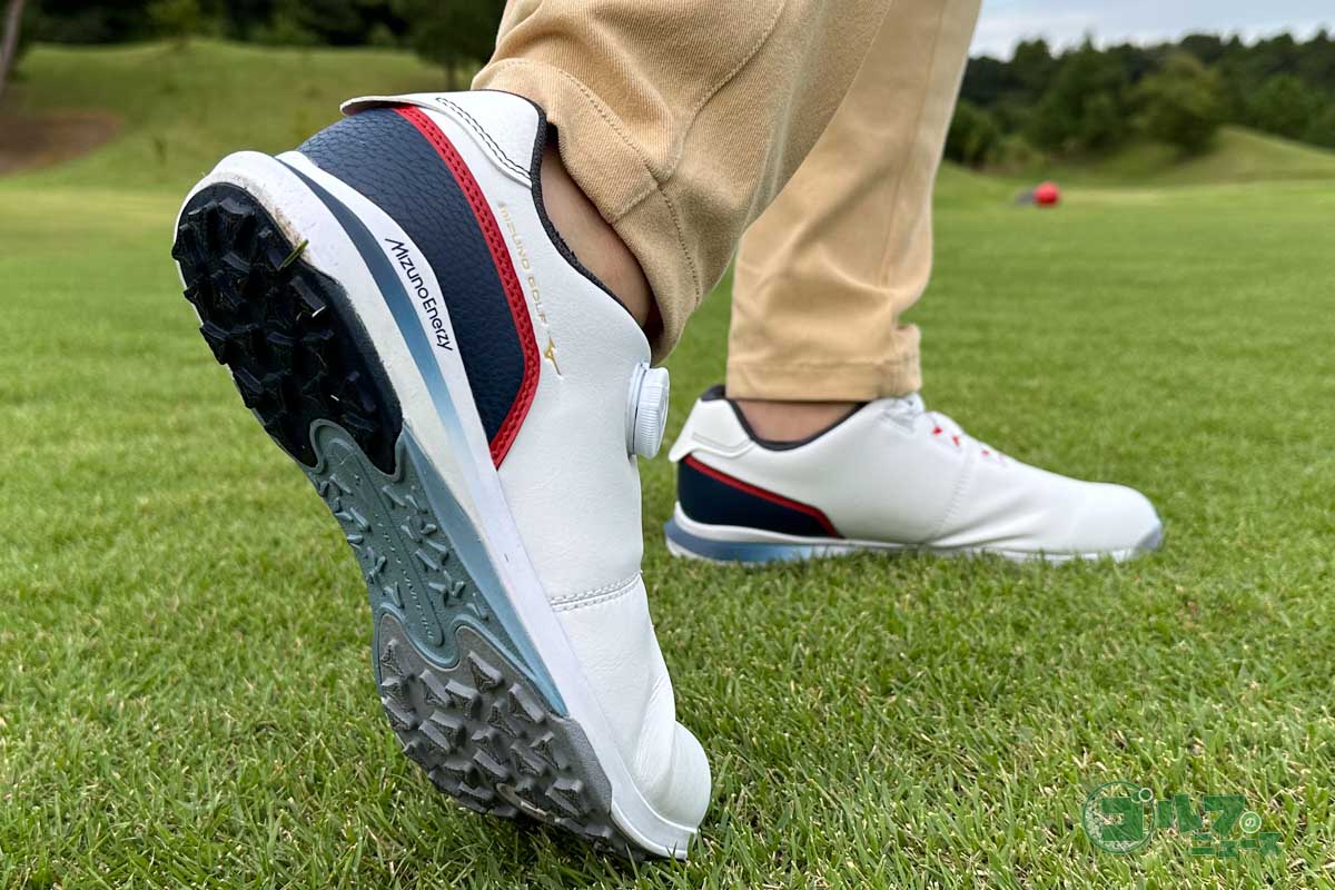 軽量で甲高幅広なシューズがこんなにラクとは… ミズノ「ネクスライト