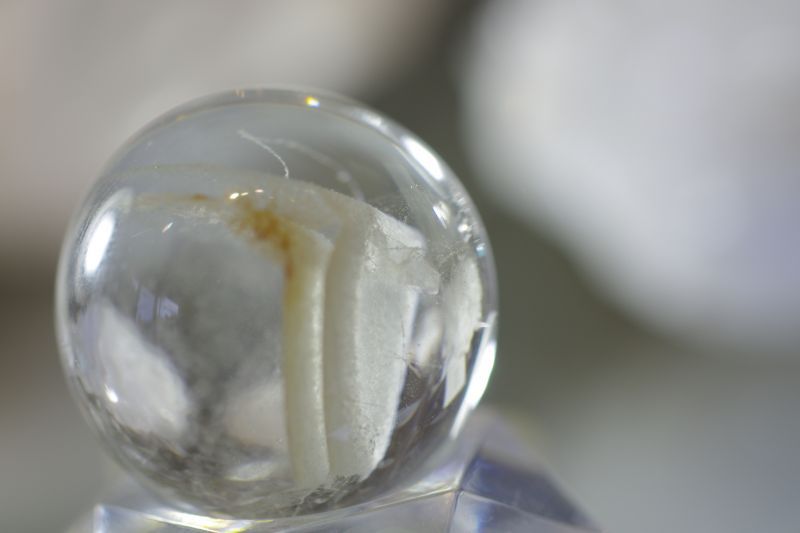 超レア】ファントム水晶＆クォーツinクォーツ 丸玉（スフィア）