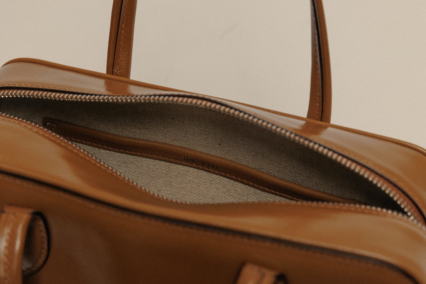 SAC LOQUET SMALL CARAMEL – TOUT Y EST EN