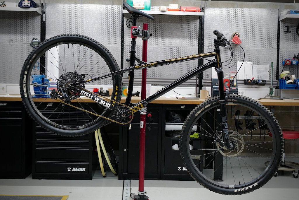 Production Privée Launches UK Sales with Nigel Page - Pinkbike