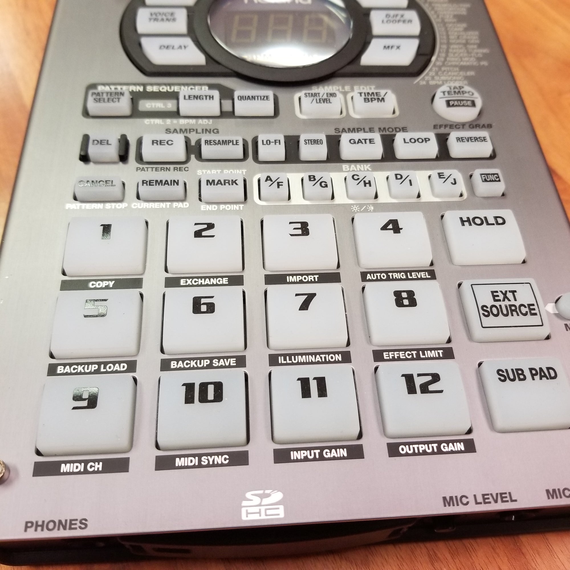 Roland SP 404 SX Linear Wave Sampler - Evolution Music